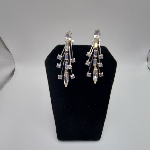 Vintage Clear Rhinestones Clip On Dangle Earrings 1.75". - Picture 6 of 13